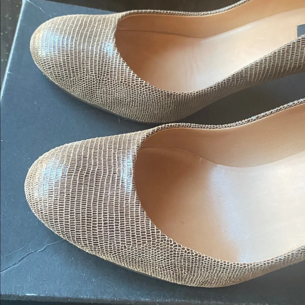 Ann Taylor Textured Tan Heels